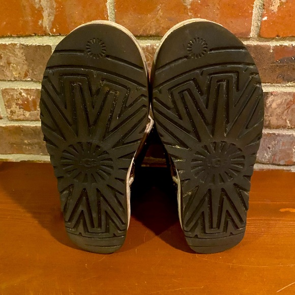 UGG GOLD SEQUIN BOOT - Picture 6 of 7